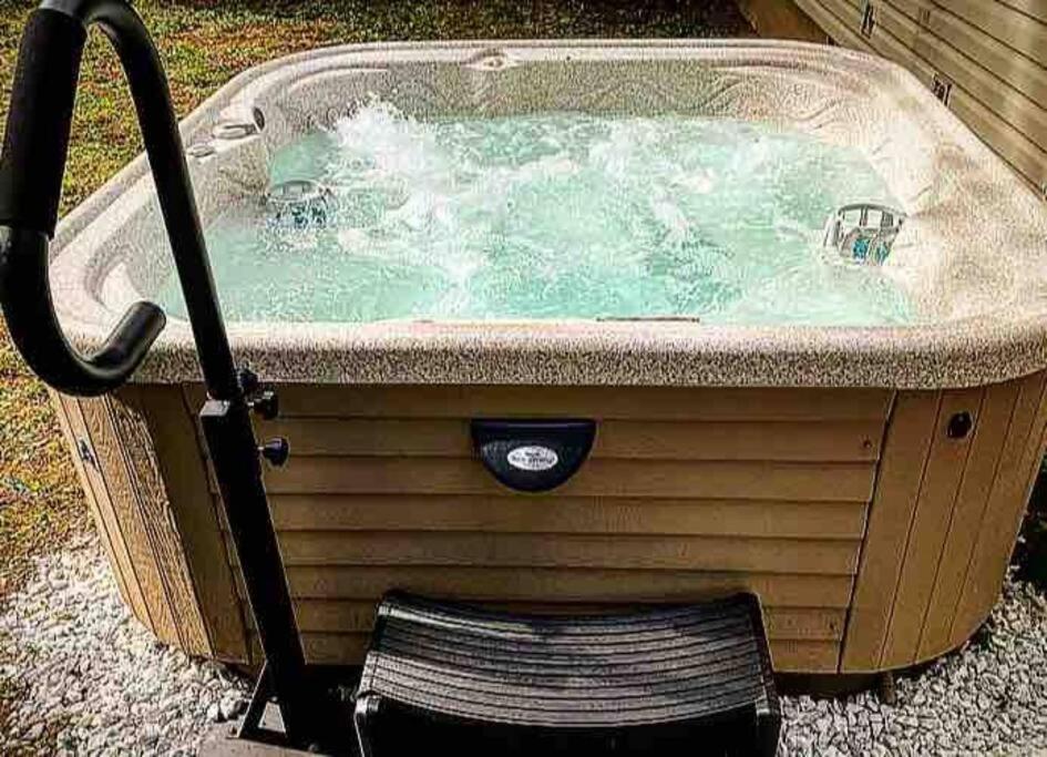 Willa {Hot Tub In Ranch} Mins To Airport/Uofr/Strng/Dwtn Rochester Zewnętrze zdjęcie