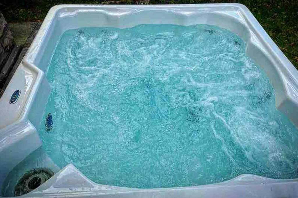 Willa {Hot Tub In Ranch} Mins To Airport/Uofr/Strng/Dwtn Rochester Zewnętrze zdjęcie