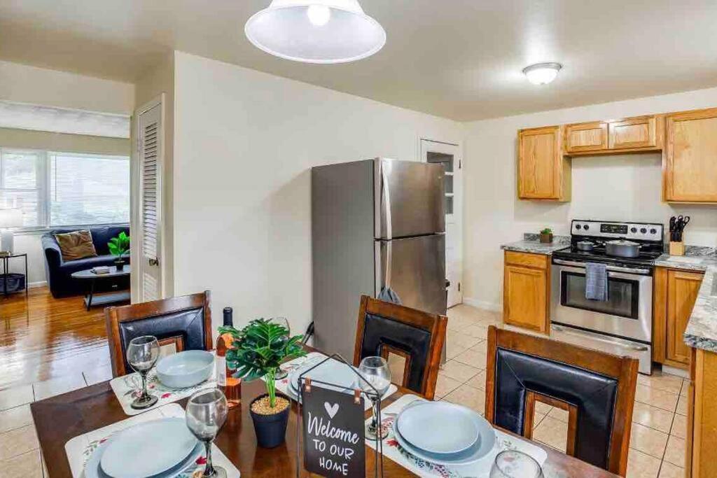 Willa {Hot Tub In Ranch} Mins To Airport/Uofr/Strng/Dwtn Rochester Zewnętrze zdjęcie