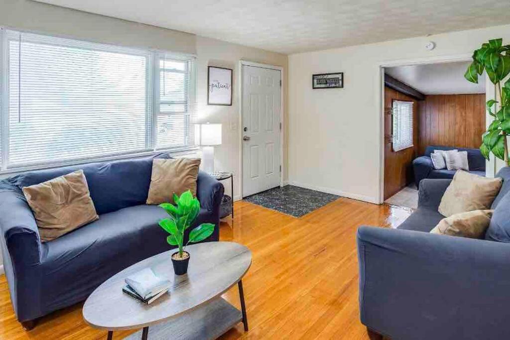 Willa {Hot Tub In Ranch} Mins To Airport/Uofr/Strng/Dwtn Rochester Zewnętrze zdjęcie